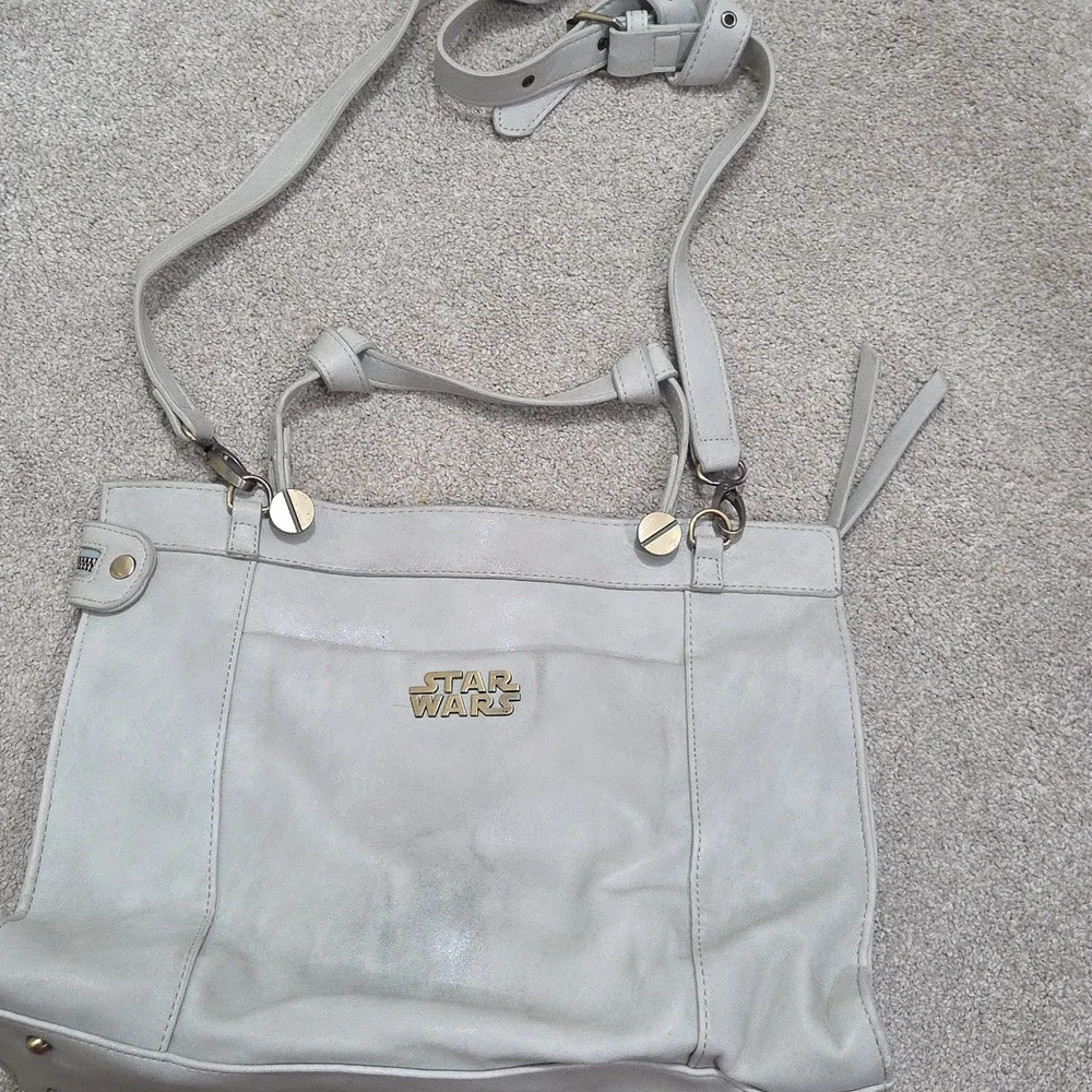 Heroes & Villains Princess Leia Shoulder Bag - Picture 2 of 6